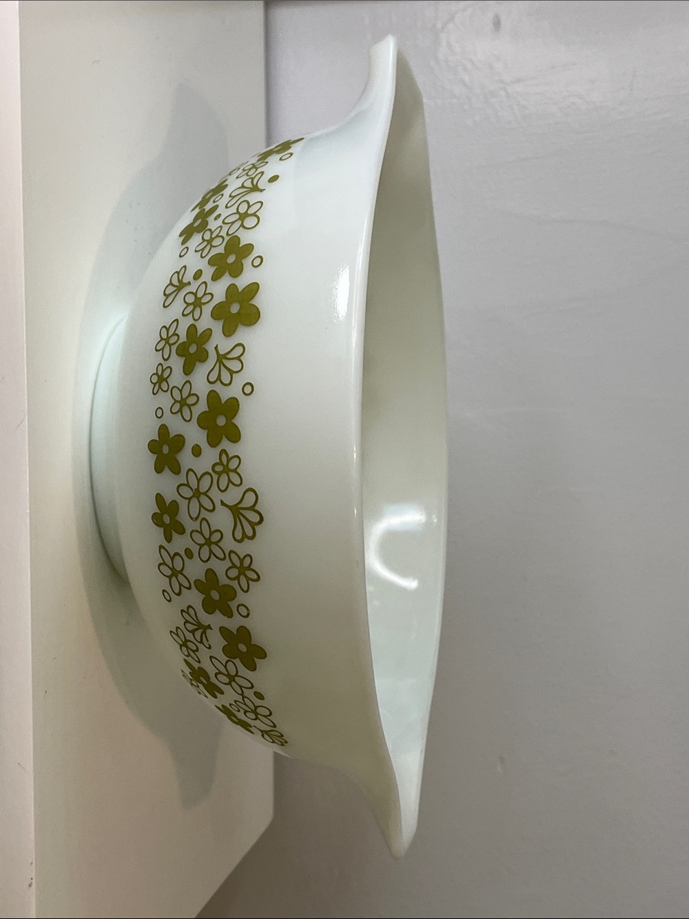 Vintage 70’s Crazy Daisy-2.5 Avocado Green & White Mixing Bowl
